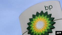 Эмблема нефтяной компании BP хорошо известна в России 