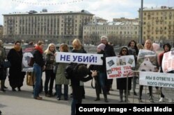 Демонстрацияч против эвтаназии бездомных животных, Москва, 2013