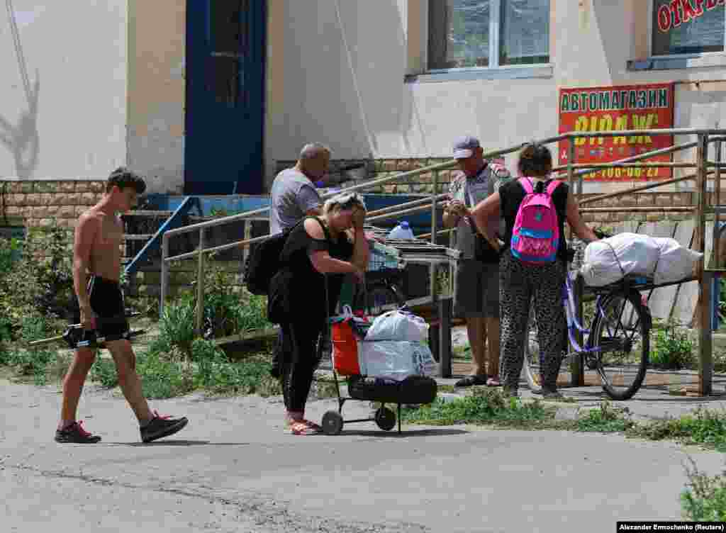 Лисичанск тұрғындары қаладан әкететін эвакуацияны күтіп тұр.&nbsp;