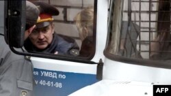 Финскую активистку "Гринпис" Сини Саарела везут в мурманский суд