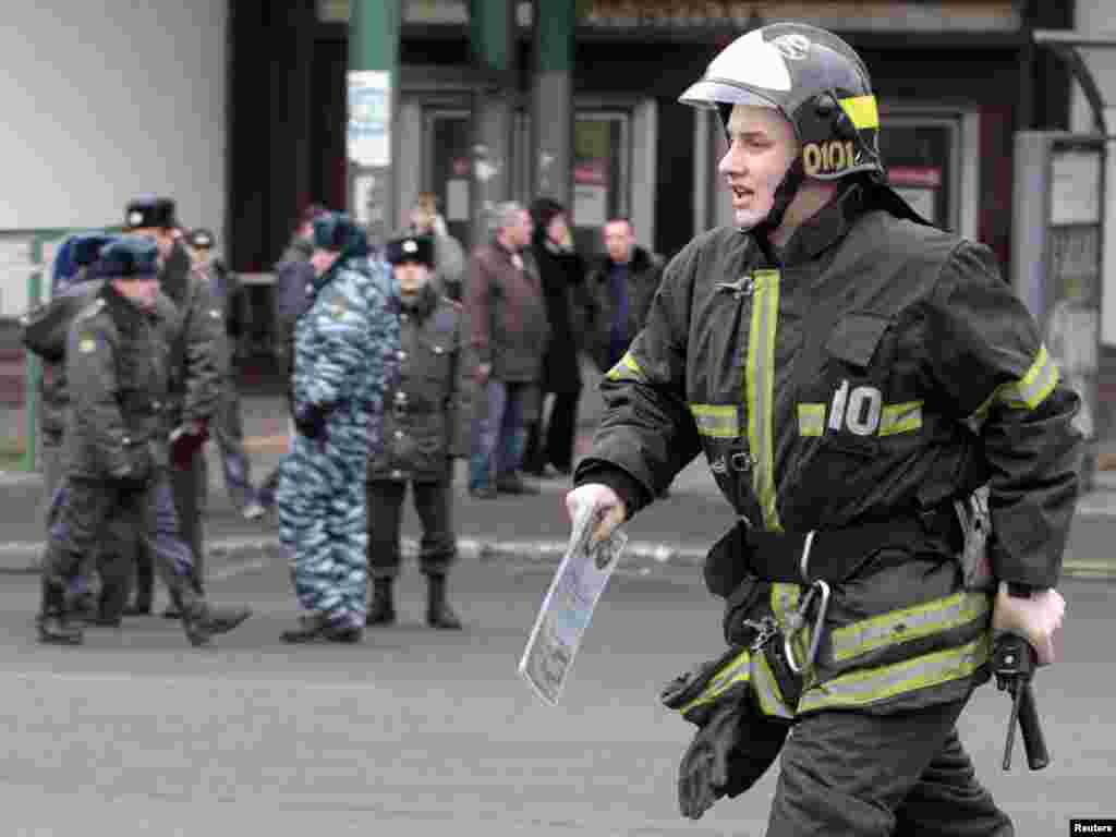 У входа на станцию "Лубянка" 