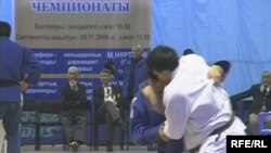 Дзюдо күресінен Қазақстан чемпионатындағы белдесулердің бірі. Қарағанды, 22 қараша 2009 жыл.