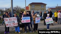 Пикет против строительства мусоросортировочного завода в Каменке, апрель 2019 года