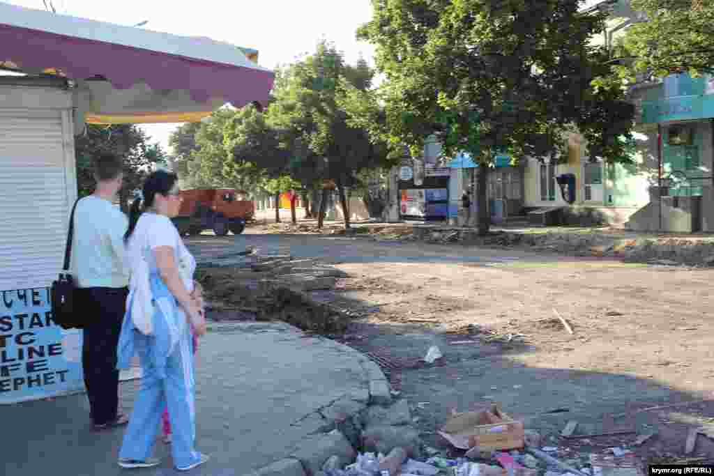 Ukraine, Crimea -- Kozlov Street in Simferopol, the former market place, roadworks, 13Jul2015