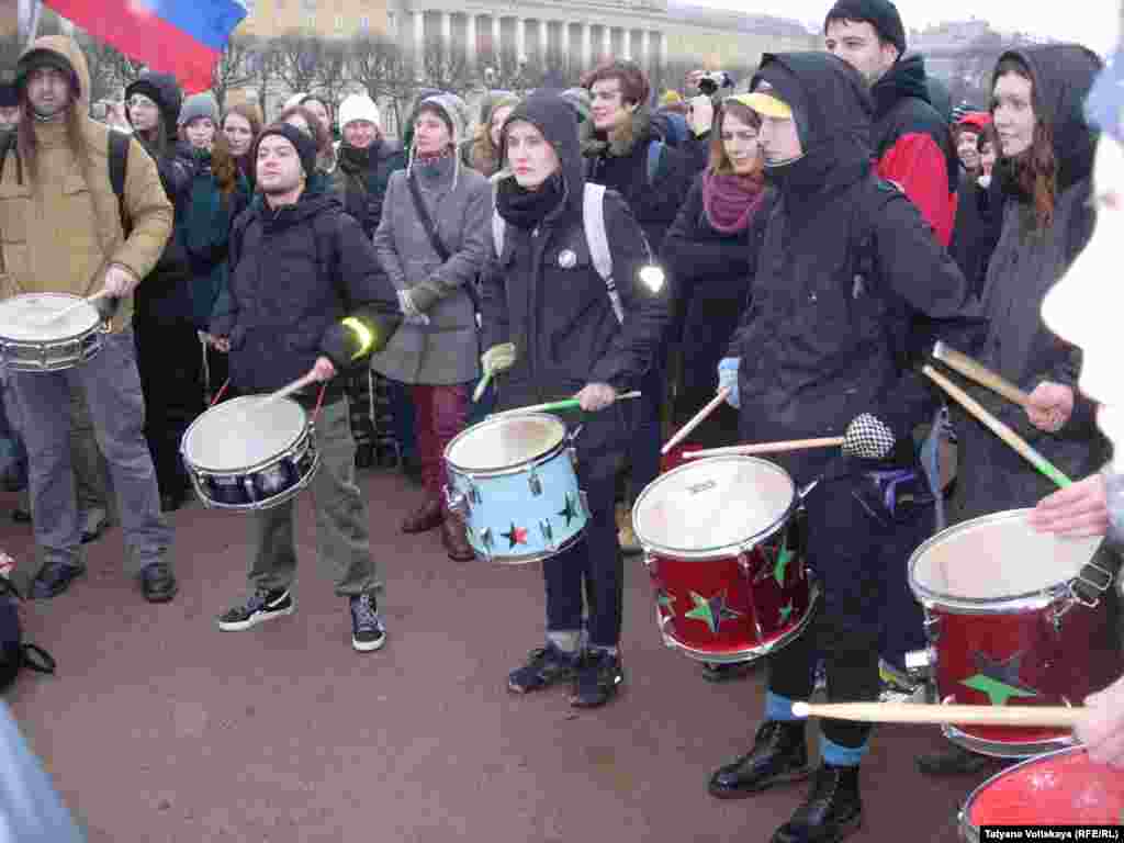 Митинг 8 марта на Марсовом поле в Петербурге