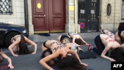 Акция Femen в Тунисе