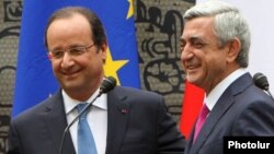 Ermənistan prezidenti Serzh Sargysan (sağda) və Farnsa prezidenti Francois Hollande Yerevanda. 13 may 2014